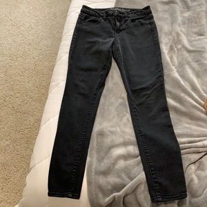 American Eagle Hi-Rise black Jeggings. Size 4